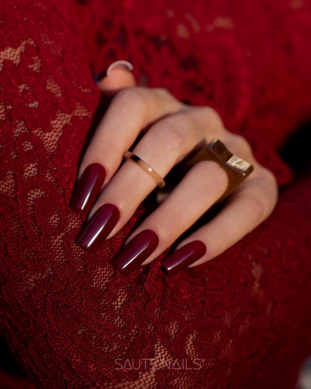 Saute Nails Lakier hybrydowy S327 Deep Cherry – ciemna wiśnia