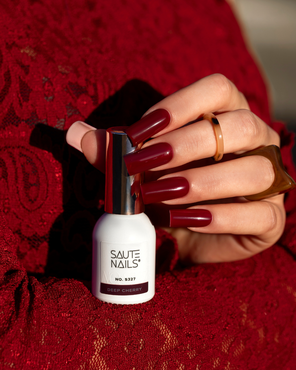 Saute Nails Lakier hybrydowy S327 Deep Cherry – ciemna wiśnia